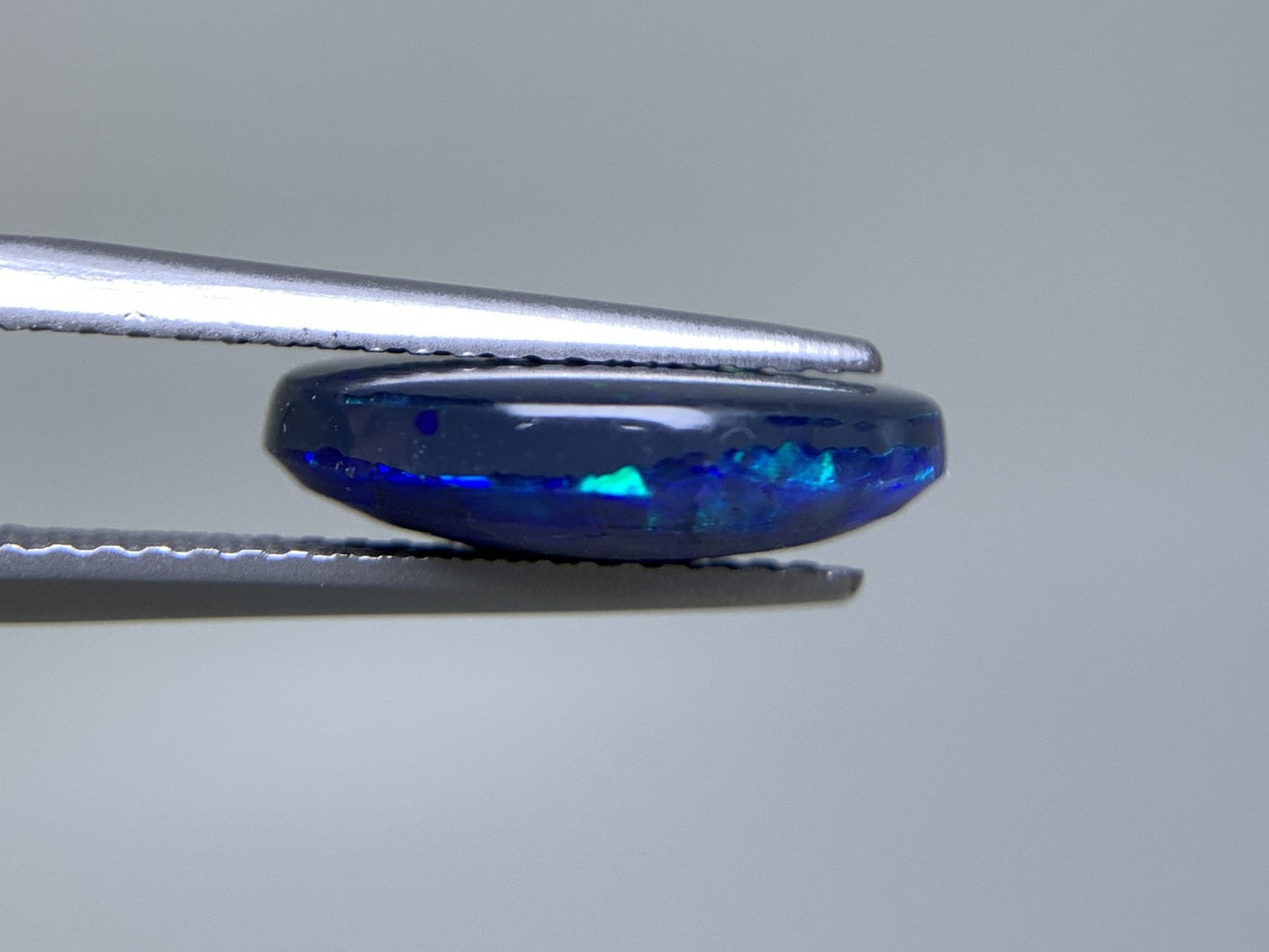 ブラックオパール 両面遊色 天然 3.389ct 中央宝石ソーティング付き 13.3㎜×10.7㎜×3.8㎜ ルース（ 裸石 ） 6772Y