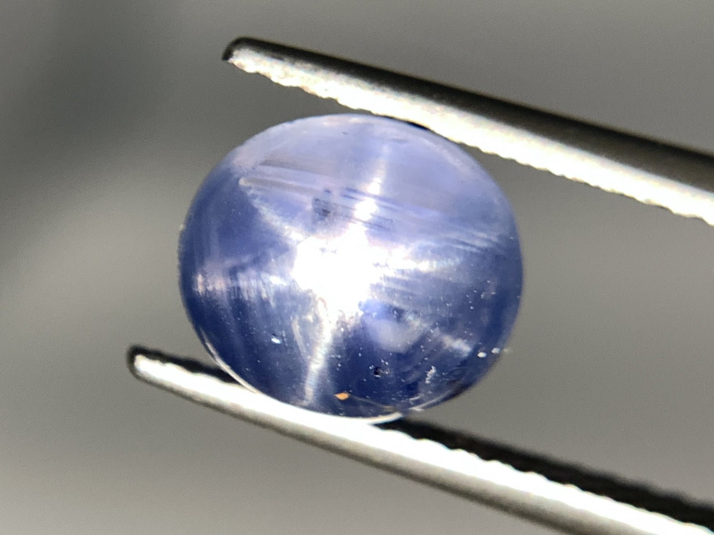 スターサファイア 天然  3.840ct  中央宝石ソーティング付き  8.1㎜×7.1㎜×6.0㎜  ルース（ 裸石 ） 5842Y