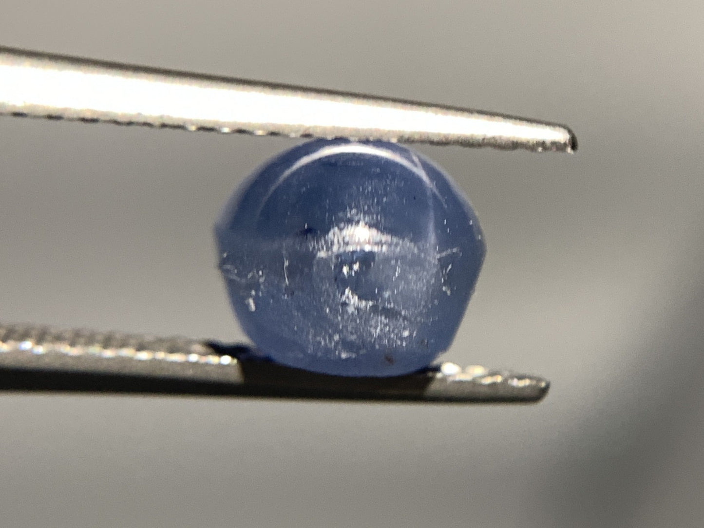 スターサファイア 天然  3.840ct  中央宝石ソーティング付き  8.1㎜×7.1㎜×6.0㎜  ルース（ 裸石 ） 5842Y