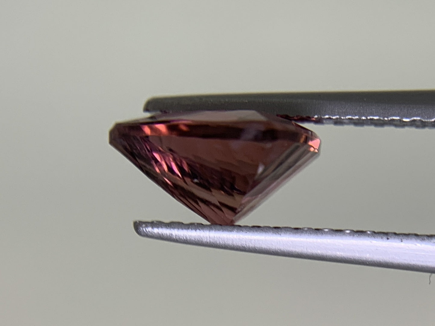 トルマリン 1.992ct  宝石ソーティング付き  8.9㎜×8.9㎜×4.7㎜  ルース（ 裸石 ） 4398Y