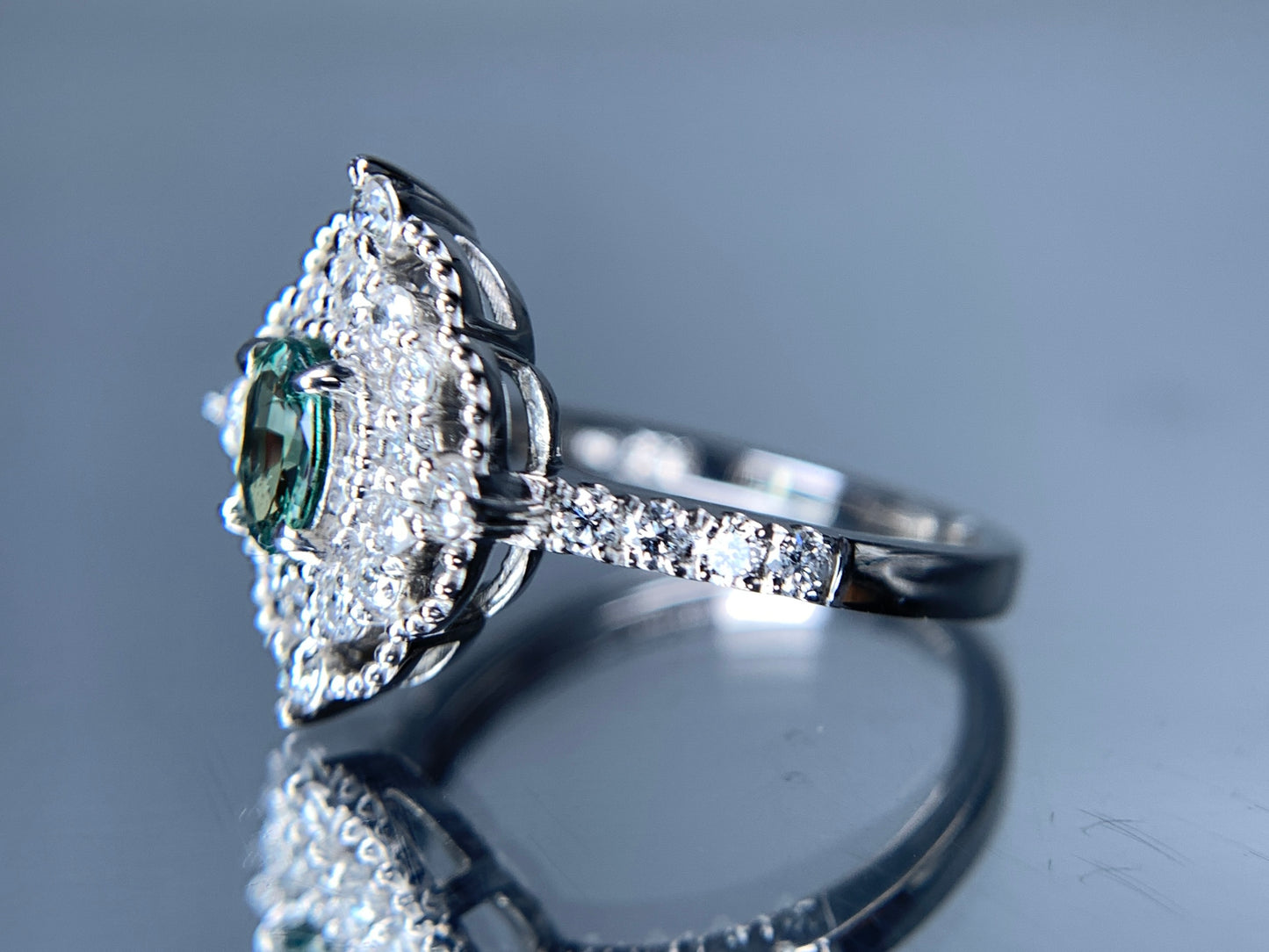 アレキサンドライト ブラジル産 Ax0.30ct GIA鑑別書付き リング（指輪） D0.36ct PT900 4.6g Y5311Y