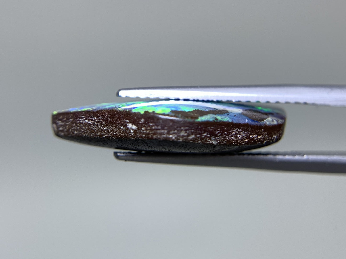 ボルダーオパール  天然  8.590ct  宝石ソーティング付き  22.2㎜×10.8㎜×4.7㎜  ラッピング無料  ルース（ 裸石 ）  5177Y