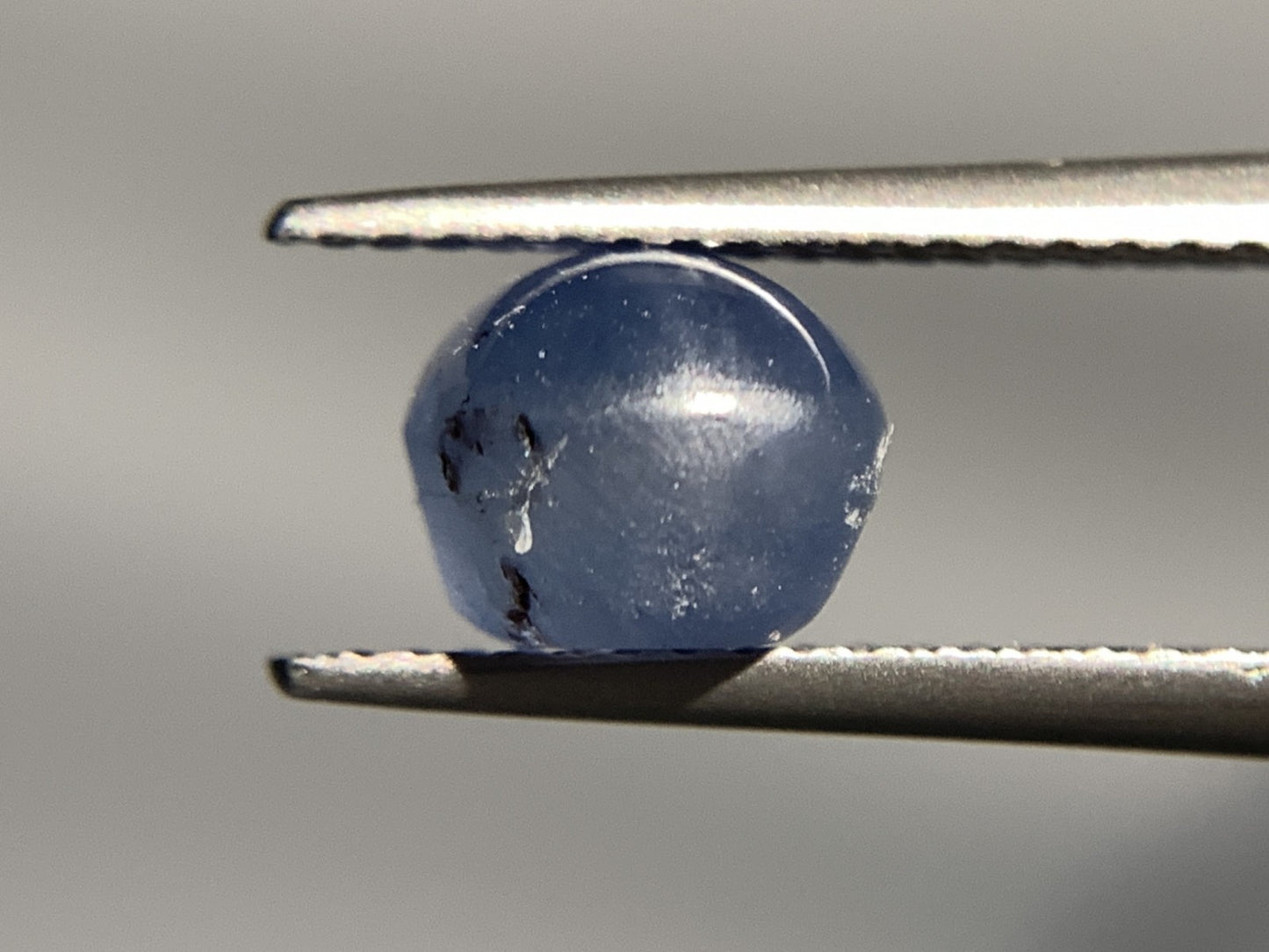 スターサファイア 天然  3.840ct  中央宝石ソーティング付き  8.1㎜×7.1㎜×6.0㎜  ルース（ 裸石 ） 5842Y