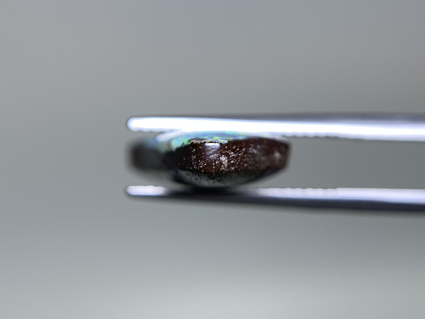 ボルダーオパール  天然  8.590ct  宝石ソーティング付き  22.2㎜×10.8㎜×4.7㎜  ラッピング無料  ルース（ 裸石 ）  5177Y