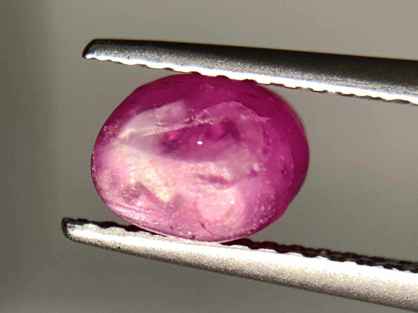 スタールビー 天然 2.400ct 宝石ソーティング付き 6.5㎜×5.0㎜×5.9㎜ ルース（ 裸石 ） 5925Y