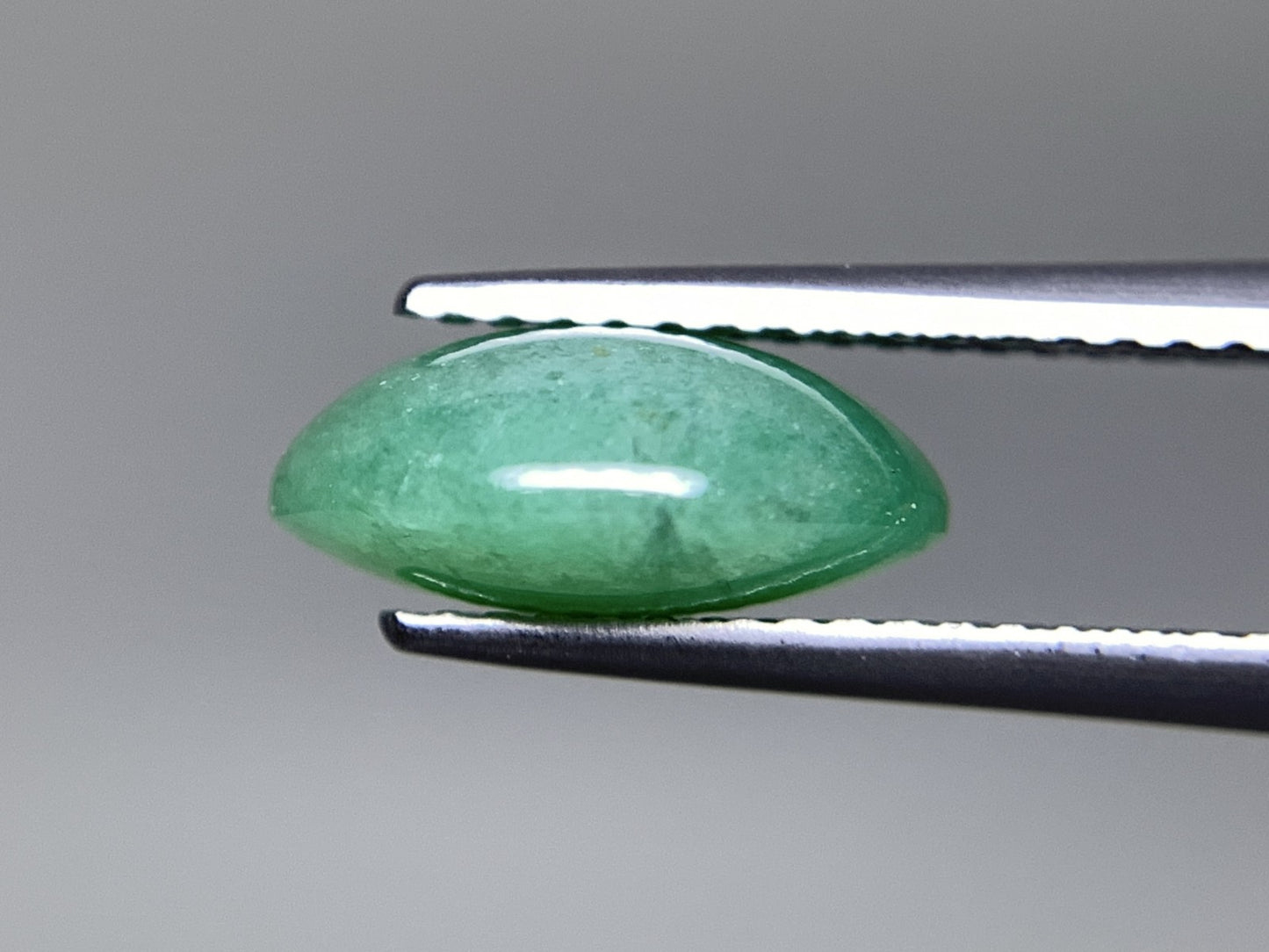 ひすい（ヒスイ 翡翠）  天然  3.803ct  宝石ソーティング付き  11.0㎜×8.9㎜×4.7㎜   ラッピング無料 ルース（ 裸石 ） 4828Y