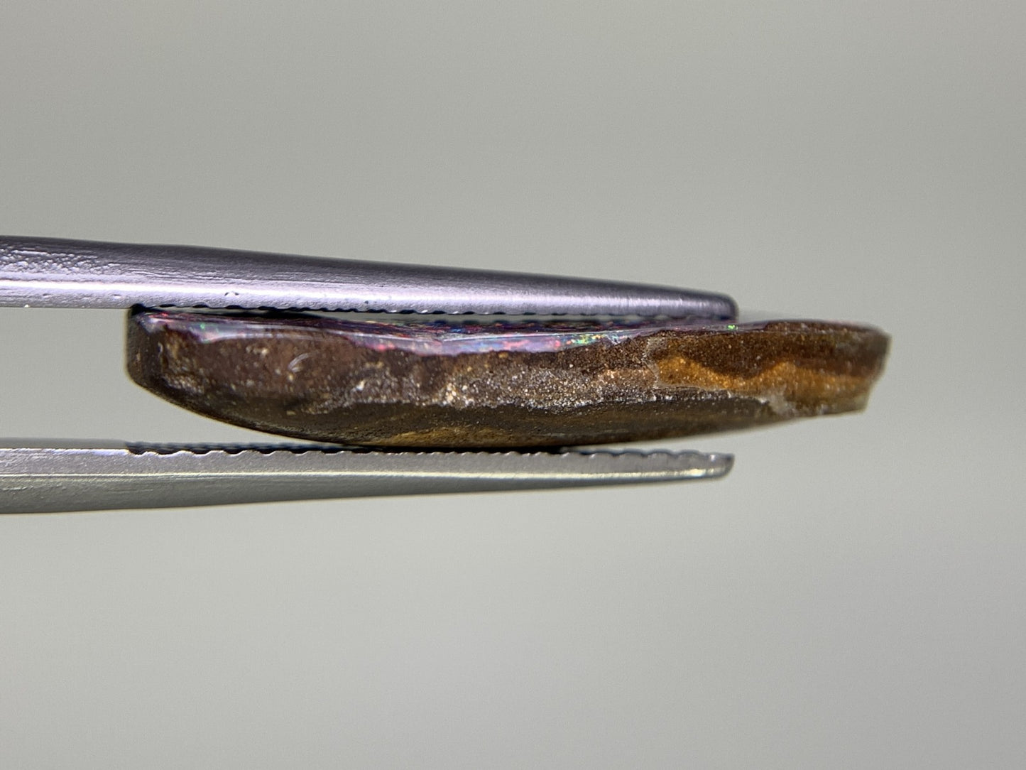 ボルダーオパール 4.918ct 宝石ソーティング付き  21.4㎜×7.5㎜×3.6㎜  ルース（ 裸石 ） 2524Y