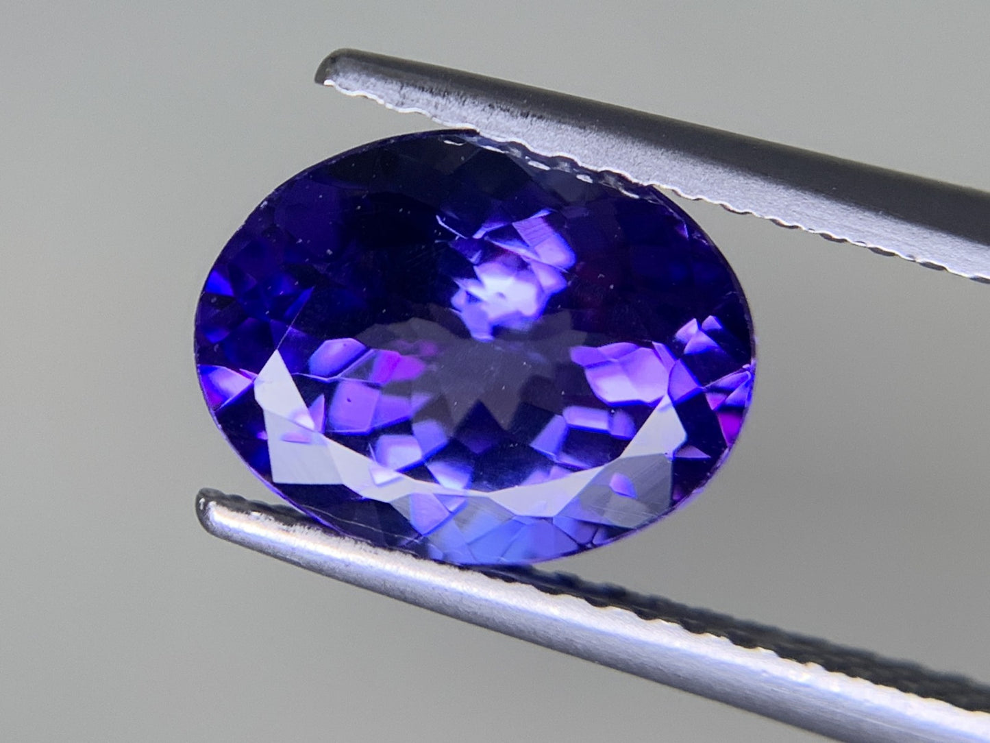 タンザナイト 2.31ct  宝石ソーティング付き  9.4㎜×7.6㎜×4.7㎜  ルース（ 裸石 ） 1962Y