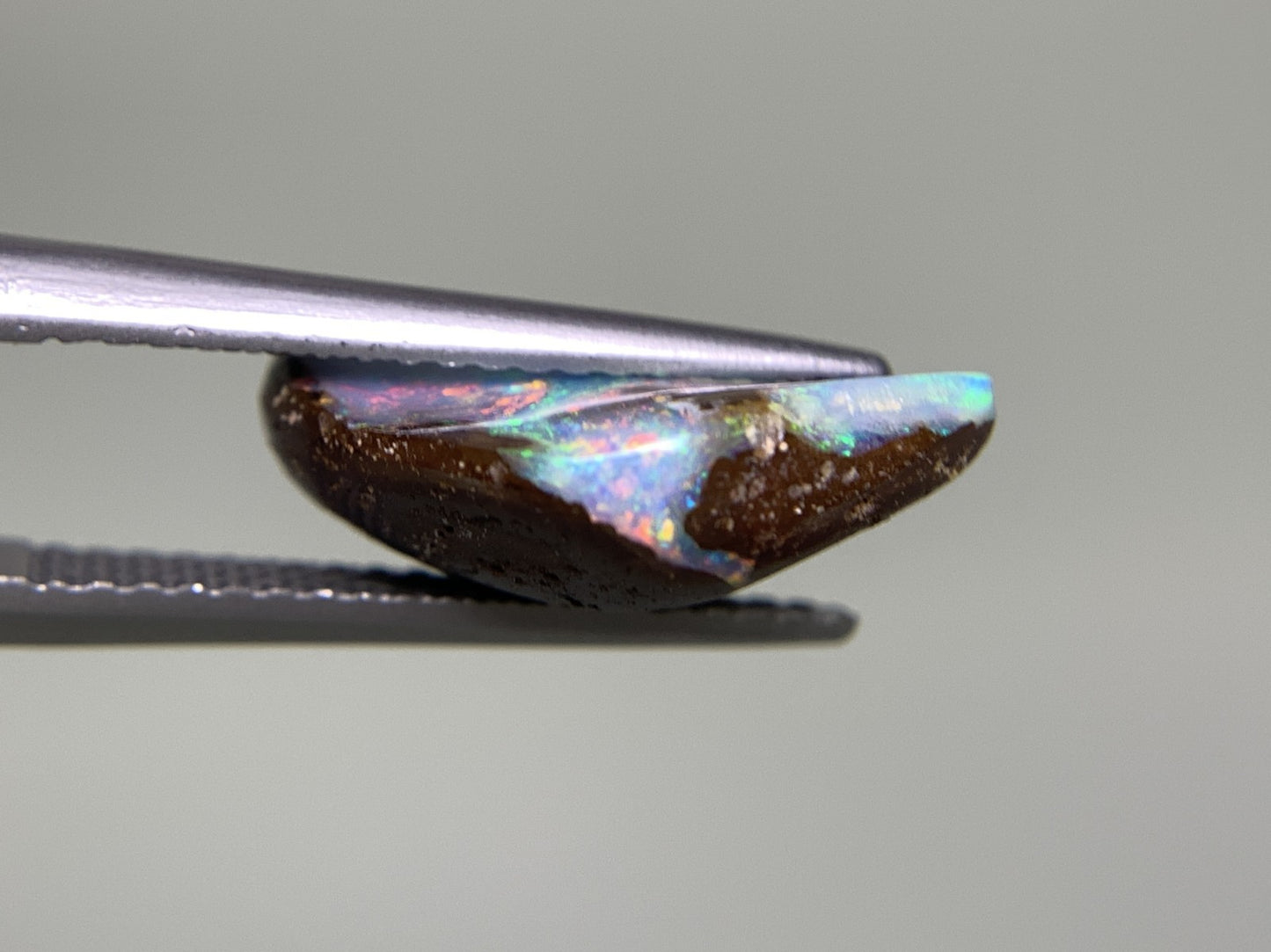 ボルダーオパール 4.655ct 宝石ソーティング付き  14.6㎜×10.2㎜×5.0㎜  ルース（ 裸石 ） 2480Y