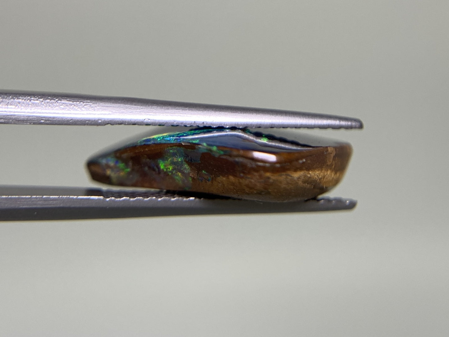 ボルダーオパール 6.666ct 宝石ソーティング付き  16.3㎜×13.4㎜×4.7㎜  ルース（ 裸石 ） 2525Y