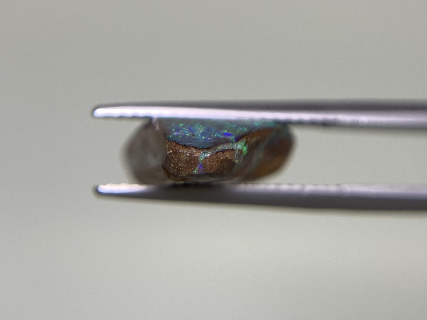 ボルダーオパール 6.666ct 宝石ソーティング付き  16.3㎜×13.4㎜×4.7㎜  ルース（ 裸石 ） 2525Y
