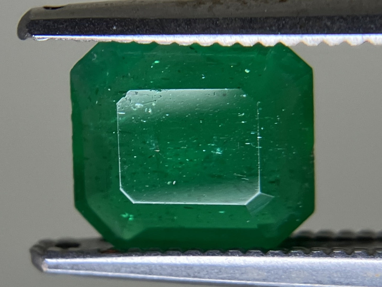 エメラルド 1.059ct 中央宝石ソーティング付き 7.16㎜×6.45㎜×2.88㎜ ルース（ 裸石 ） 4177YY