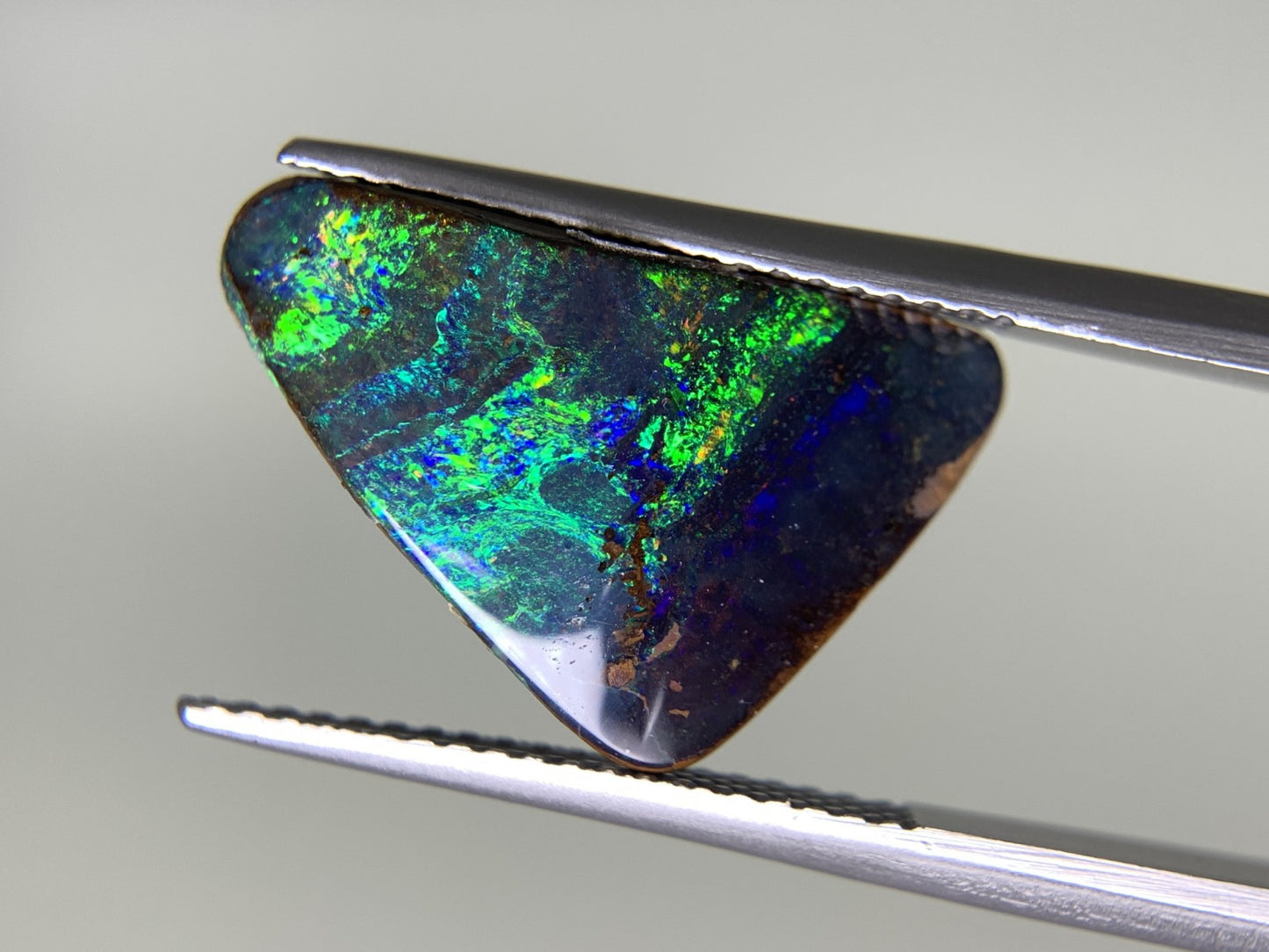 ボルダーオパール 6.666ct 宝石ソーティング付き  16.3㎜×13.4㎜×4.7㎜  ルース（ 裸石 ） 2525Y