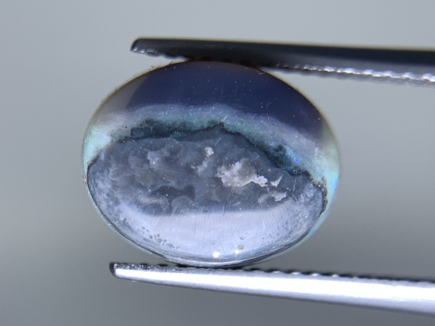 ブラックオパール 天然  4.125ct  宝石ソーティング付き  11.7㎜×9.5㎜×5.5㎜ ルース（ 裸石 ）  5930Y
