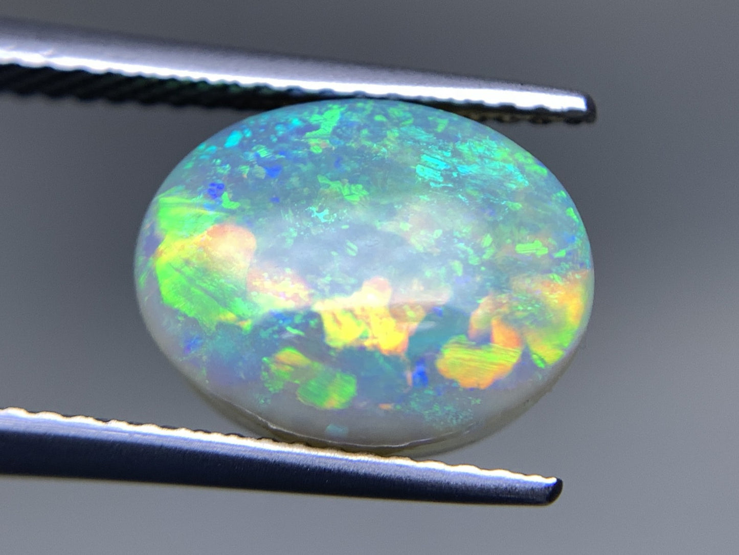 ブラックオパール 天然  4.125ct  宝石ソーティング付き  11.7㎜×9.5㎜×5.5㎜ ルース（ 裸石 ）  5930Y