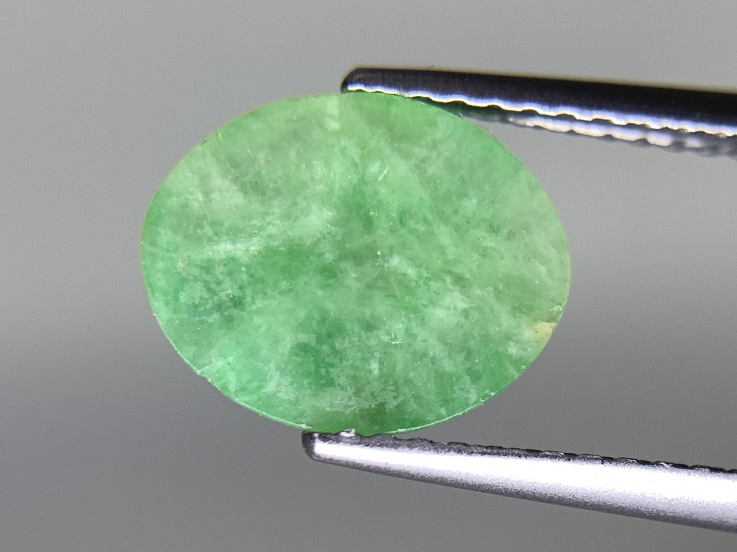 ひすい（ヒスイ 翡翠） 天然 1.770ct 宝石ソーティング付き 10.0㎜×7.9㎜×2.4㎜ ラッピング無料 ルース（ 裸石 ） 4964Y