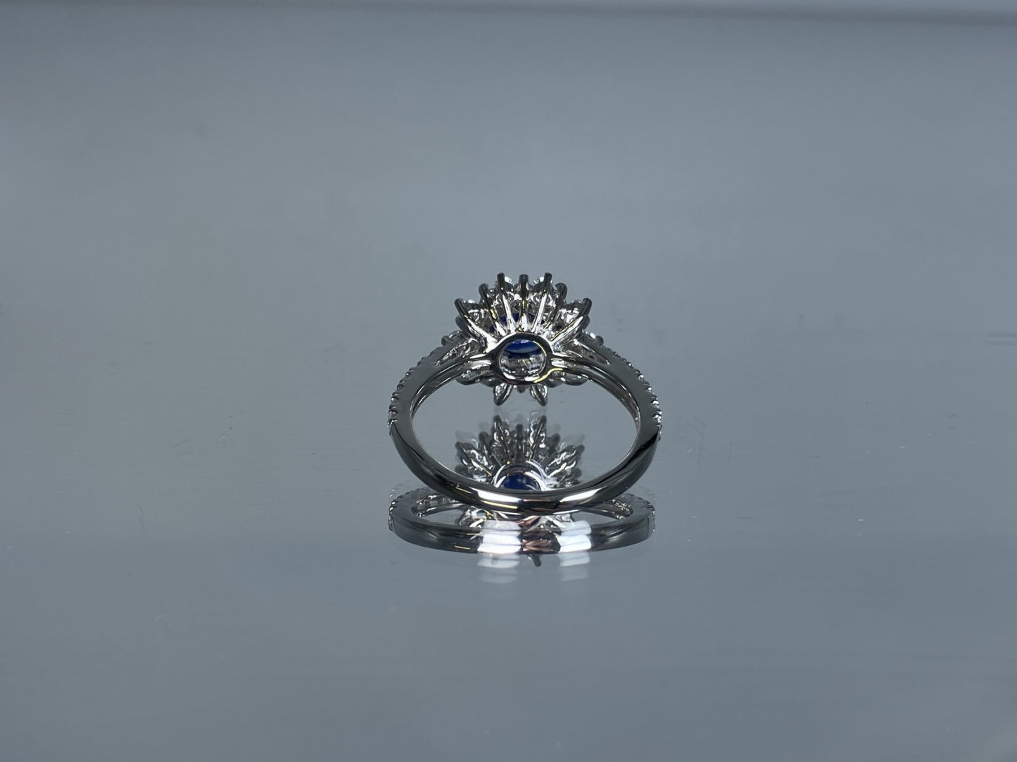 サファイア 1.52ct ロイヤルブルー royal blue 非加熱 no heat AIGS鑑別書 D0.75ct PT900 5.5g 指輪 （JP13号） サイズ直し無料 7204K