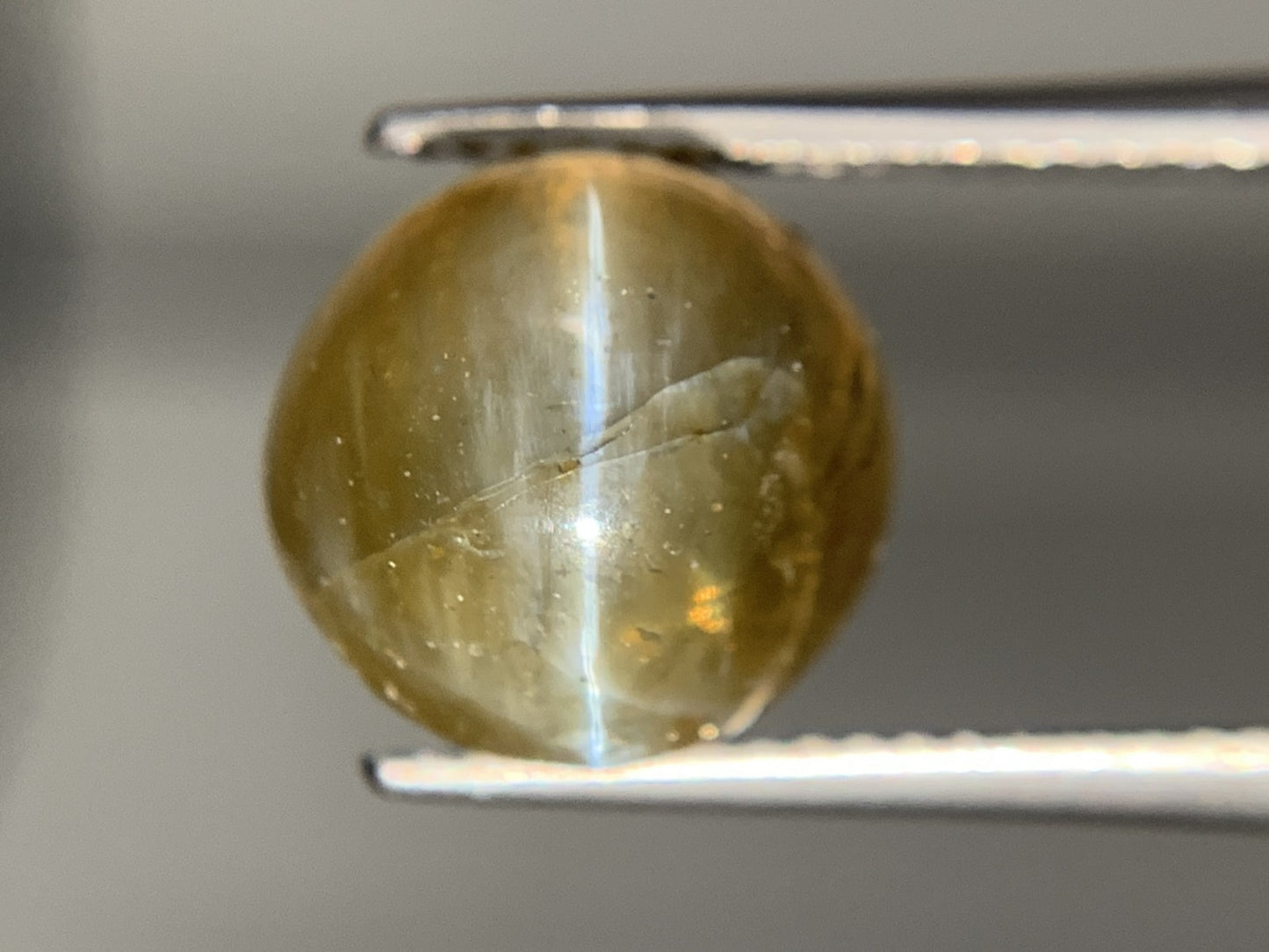 クリソベリルキャッツアイ 8.412ct 宝石ソーティング付き 10.4㎜×10.4㎜×8.4㎜ ルース（ 裸石 ） 1919Y