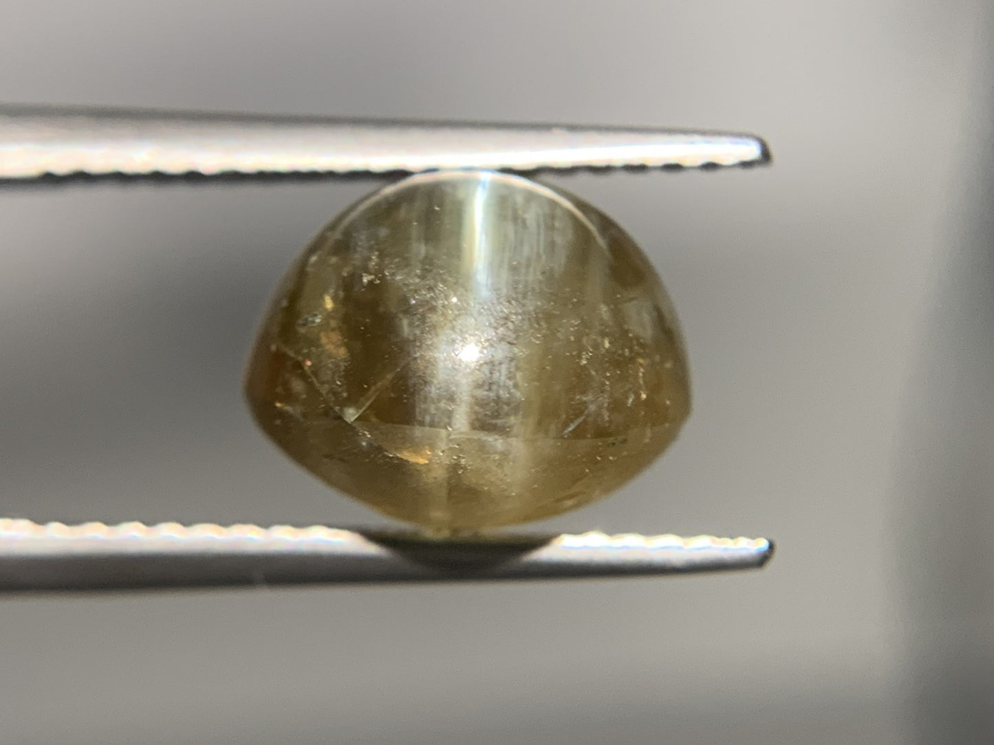 クリソベリルキャッツアイ 8.412ct 宝石ソーティング付き 10.4㎜×10.4㎜×8.4㎜ ルース（ 裸石 ） 1919Y