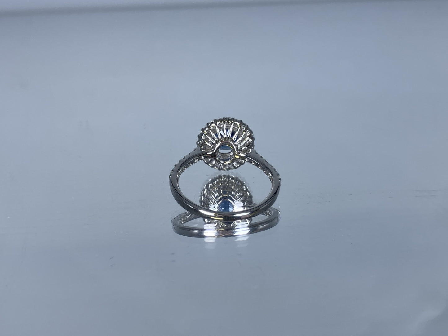 サファイア 1.34ct コンフラワーブルー 非加熱 AIGS鑑別書 D0.72ct PT900 5.2g 指輪 （JP13号） サイズ直し無料 9427K