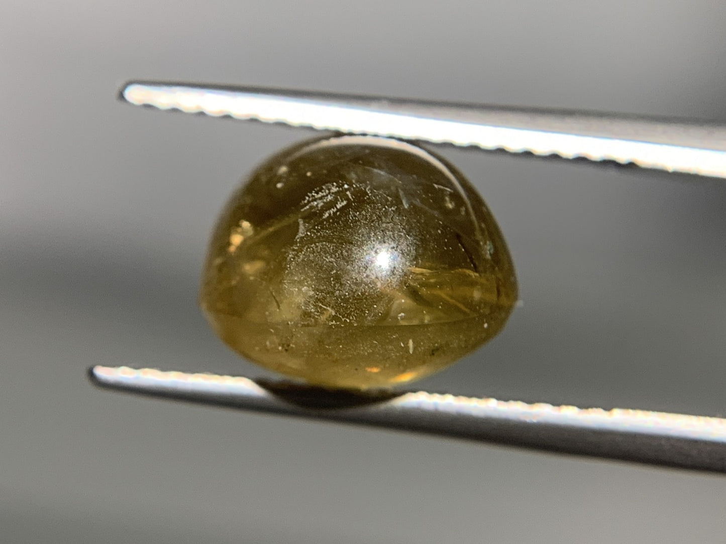 クリソベリルキャッツアイ 8.412ct 宝石ソーティング付き 10.4㎜×10.4㎜×8.4㎜ ルース（ 裸石 ） 1919Y