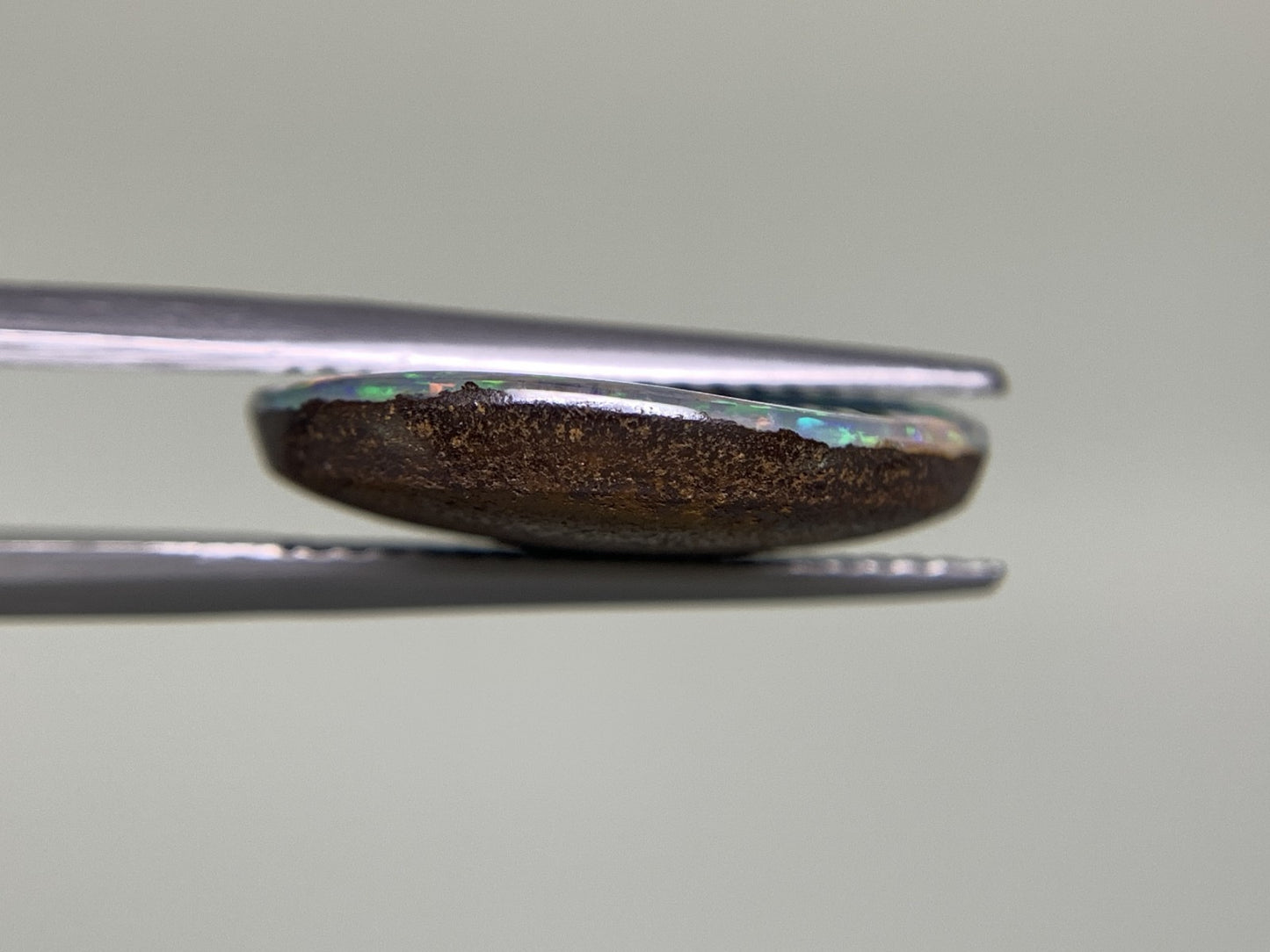 ボルダーオパール 7.649ct 宝石ソーティング付き  17.1㎜×13.9㎜×3.9㎜  ルース（ 裸石 ） 2459Y