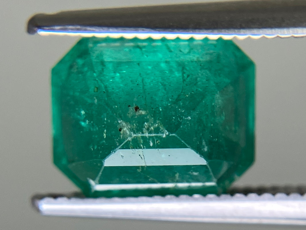 エメラルド 天然 2.794ct 中央宝石ソーティング付き 9.02㎜×7.40㎜×6.01㎜ ルース（ 裸石 ） 7401YY