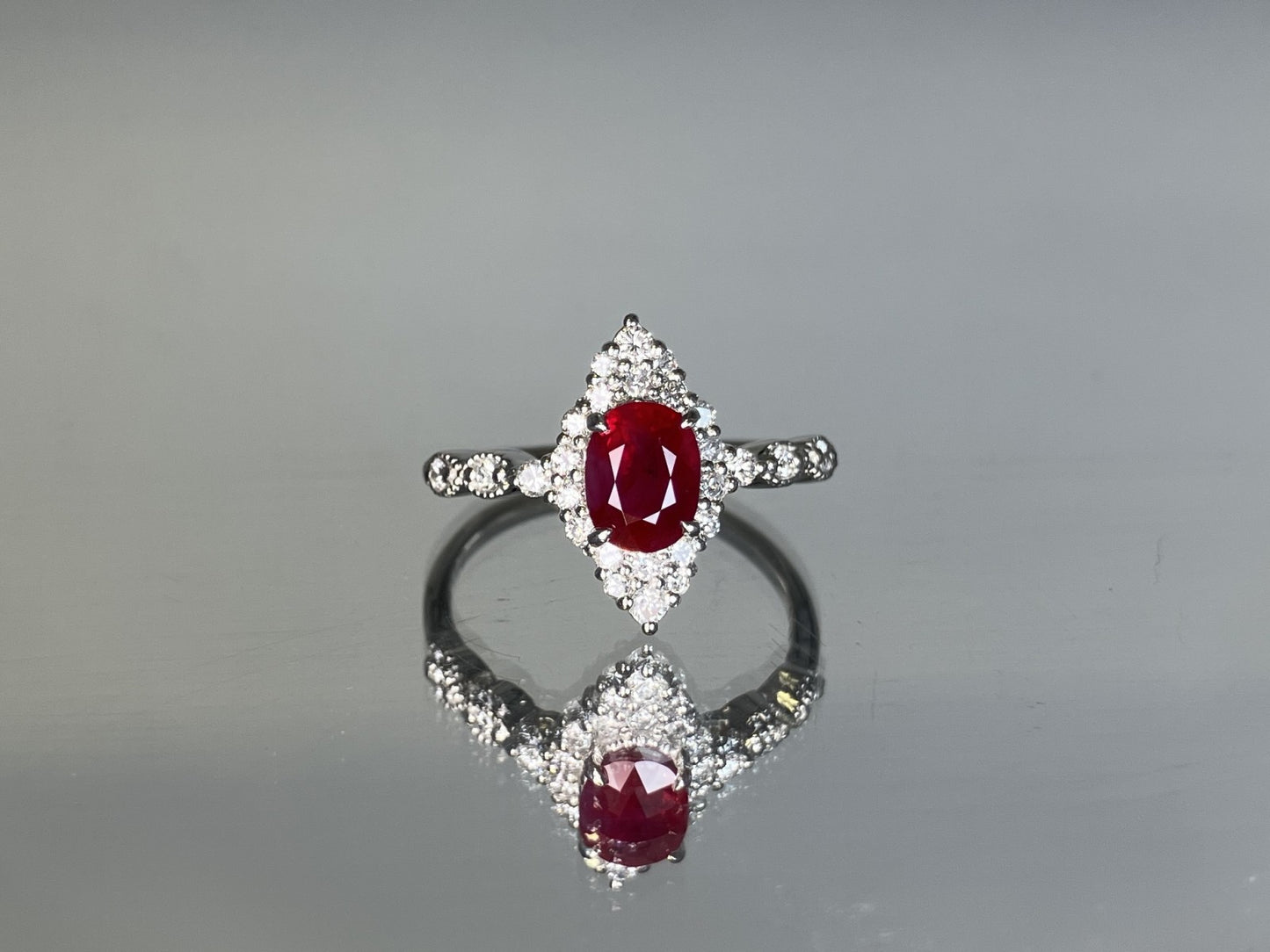 ルビー 1.14ct ピジョンブラッド Pigeon Blood AIGS鑑別書 D0.31ct PT900 4.3g 指輪 （JP13号） サイズ直し無料 7671K