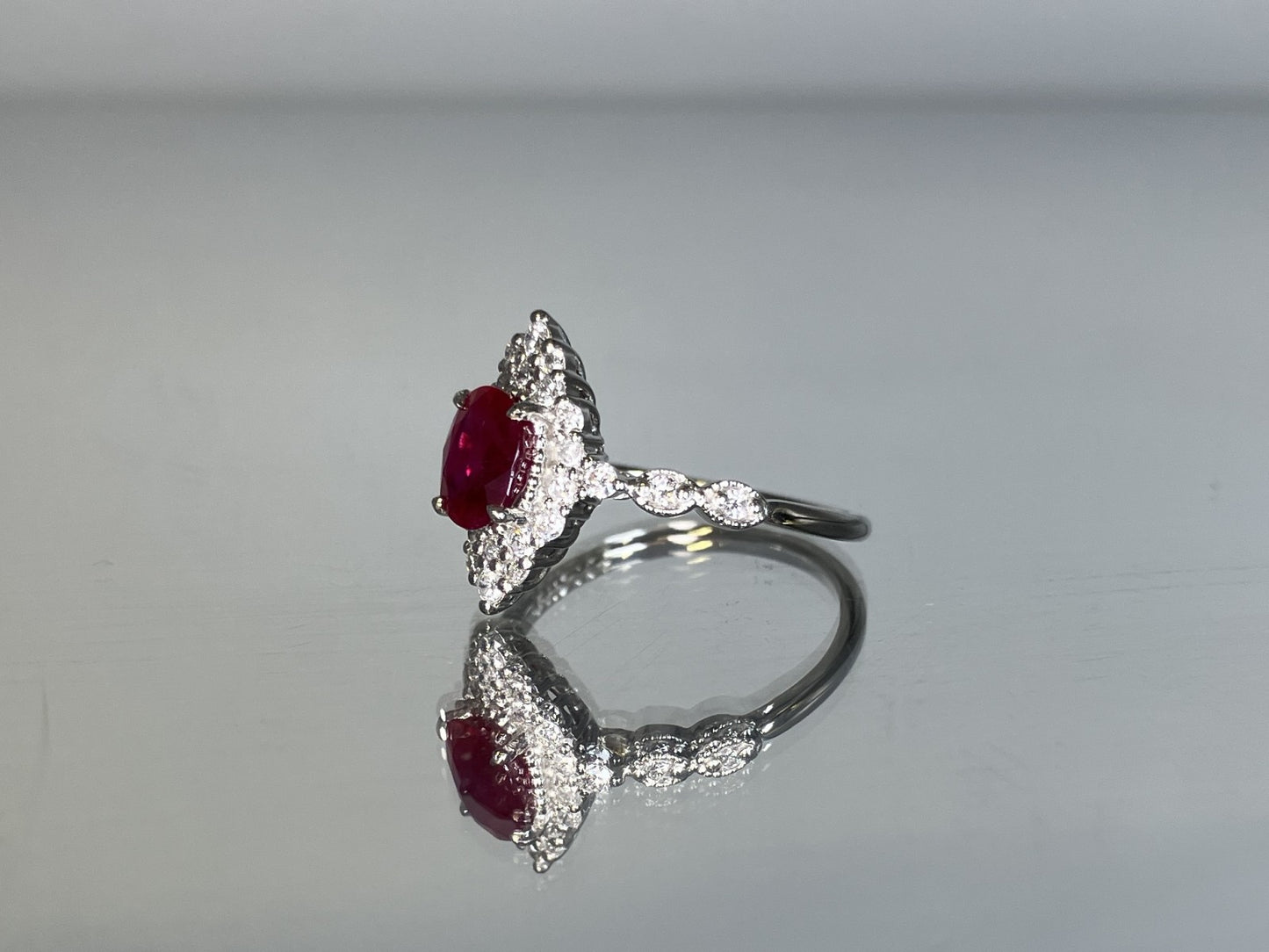 ルビー 1.14ct ピジョンブラッド Pigeon Blood AIGS鑑別書 D0.31ct PT900 4.3g 指輪 （JP13号） サイズ直し無料 7671K