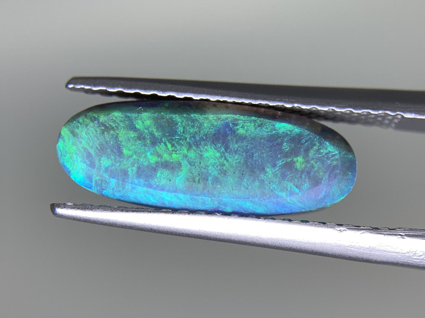 ブラックオパール  天然  2.898ct  宝石ソーティング付き  14.9㎜×5.7㎜×4.7㎜  ラッピング無料  ルース（ 裸石 ）  5023Y