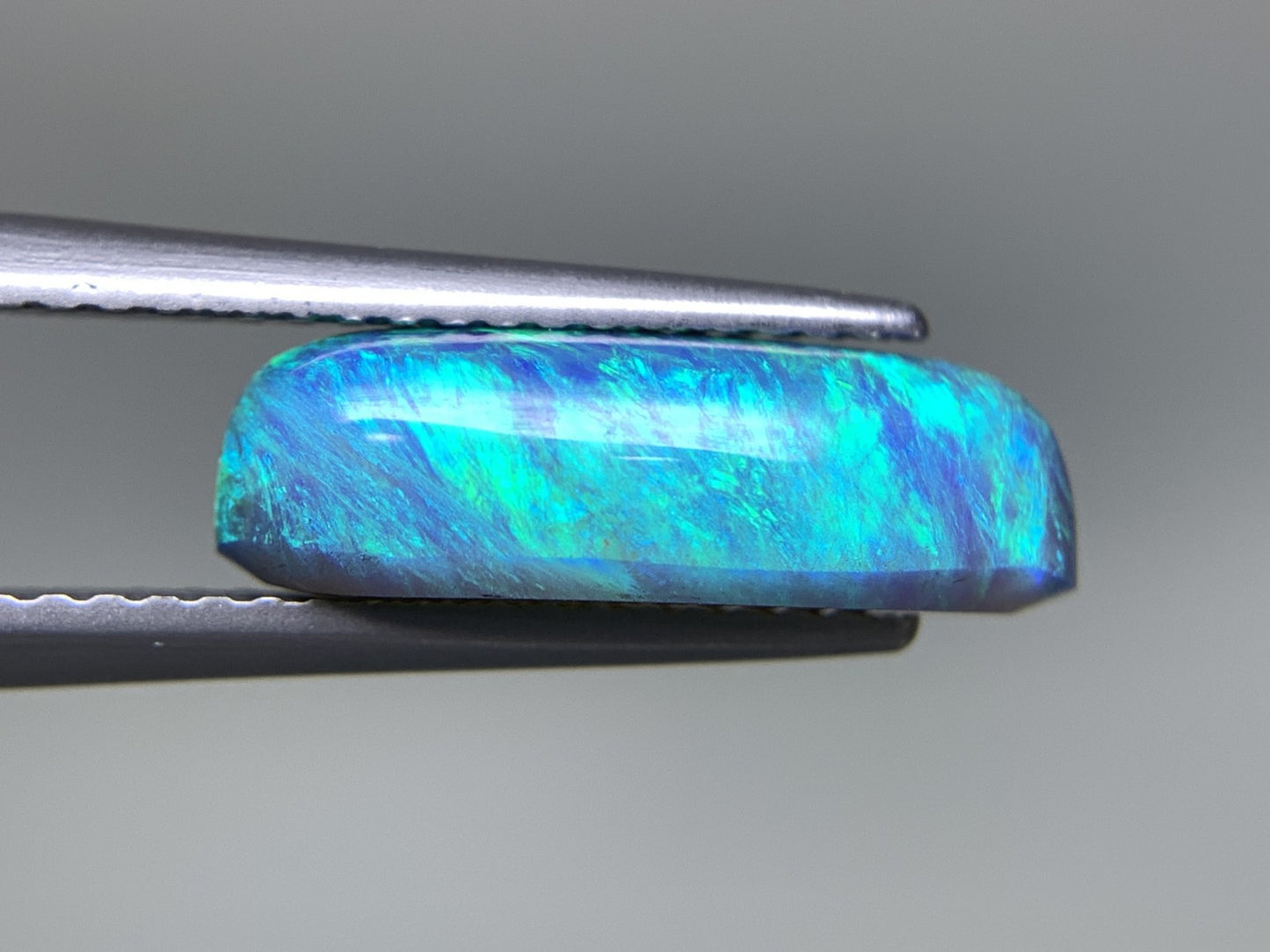 ブラックオパール  天然  2.898ct  宝石ソーティング付き  14.9㎜×5.7㎜×4.7㎜  ラッピング無料  ルース（ 裸石 ）  5023Y