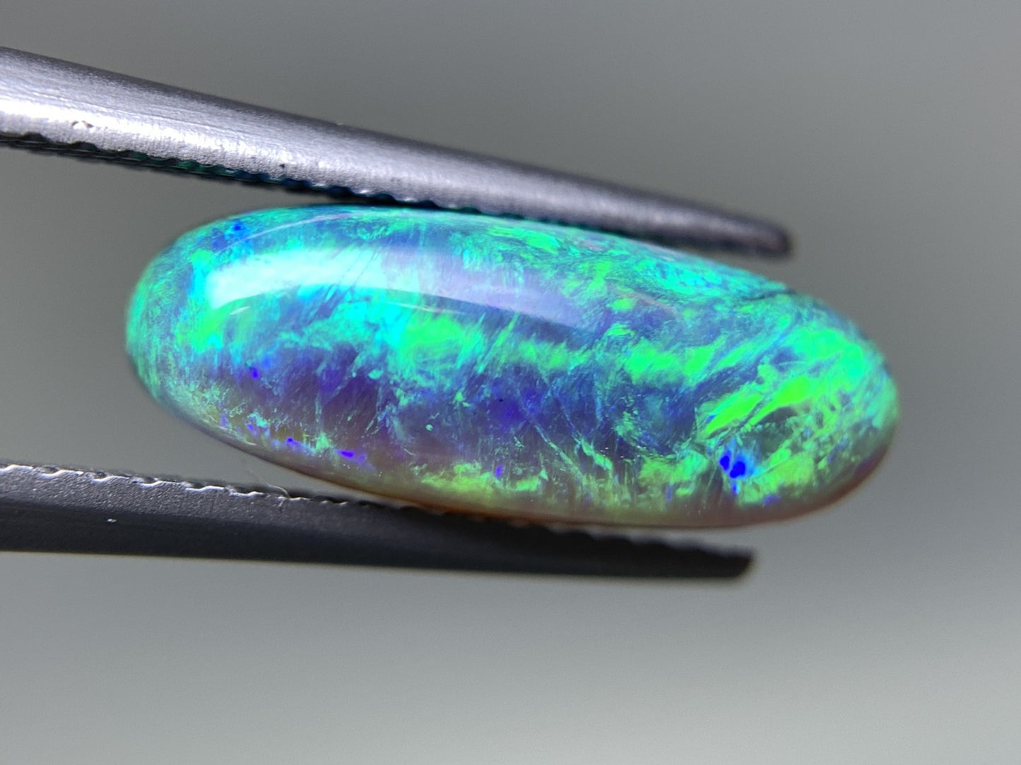 ブラックオパール  天然  2.898ct  宝石ソーティング付き  14.9㎜×5.7㎜×4.7㎜  ラッピング無料  ルース（ 裸石 ）  5023Y