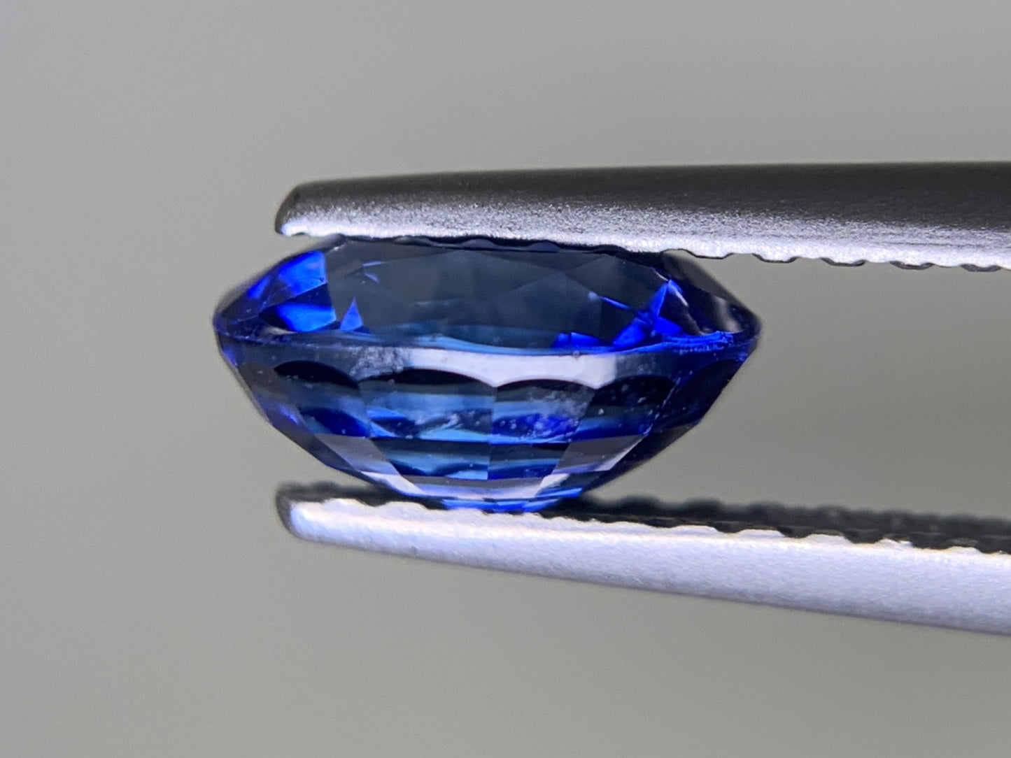 サファイア 1.398ct  宝石ソーティング付き  7.1㎜×5.5㎜×3.6㎜  ルース（ 裸石 ） 1591Y