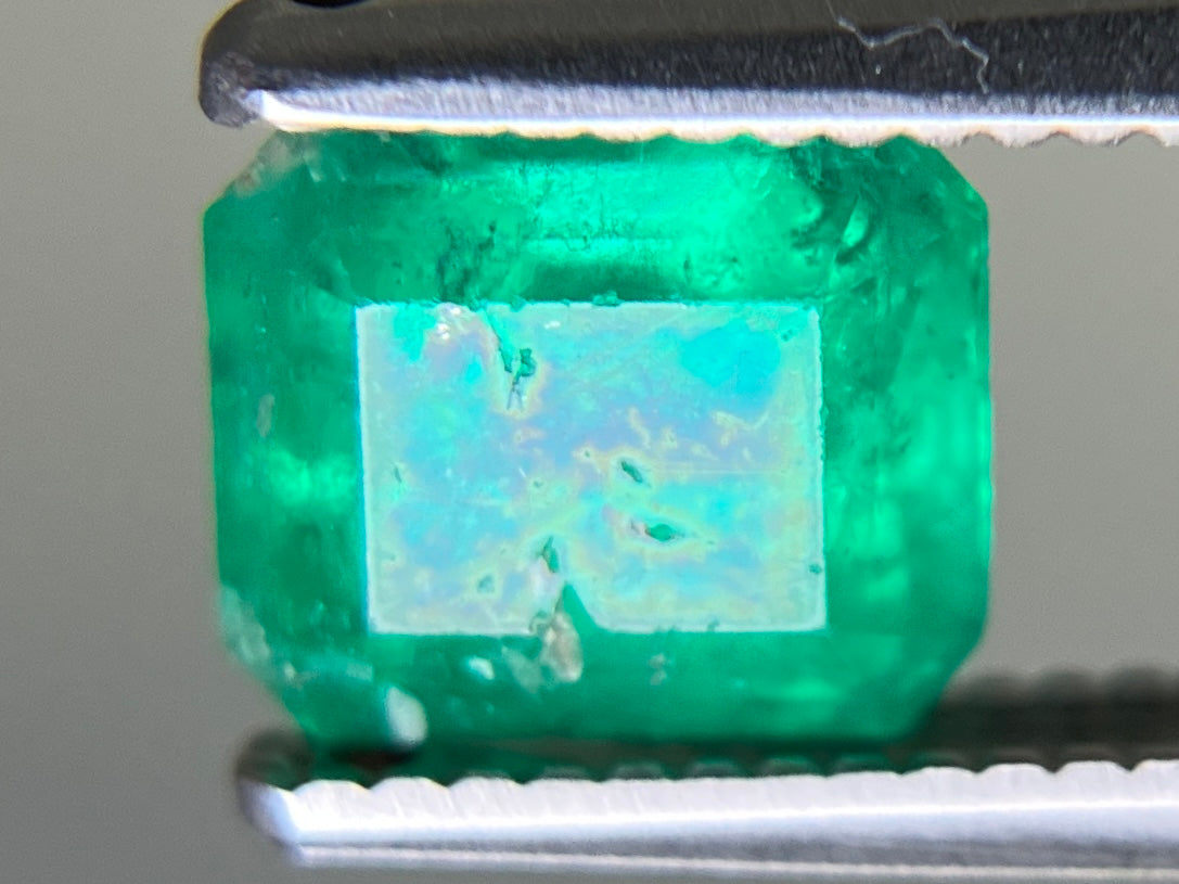 エメラルド 天然 1.032ct 中央宝石ソーティング付き 6.17㎜×5.43㎜×4.73㎜ ルース（ 裸石 ） 7328YY