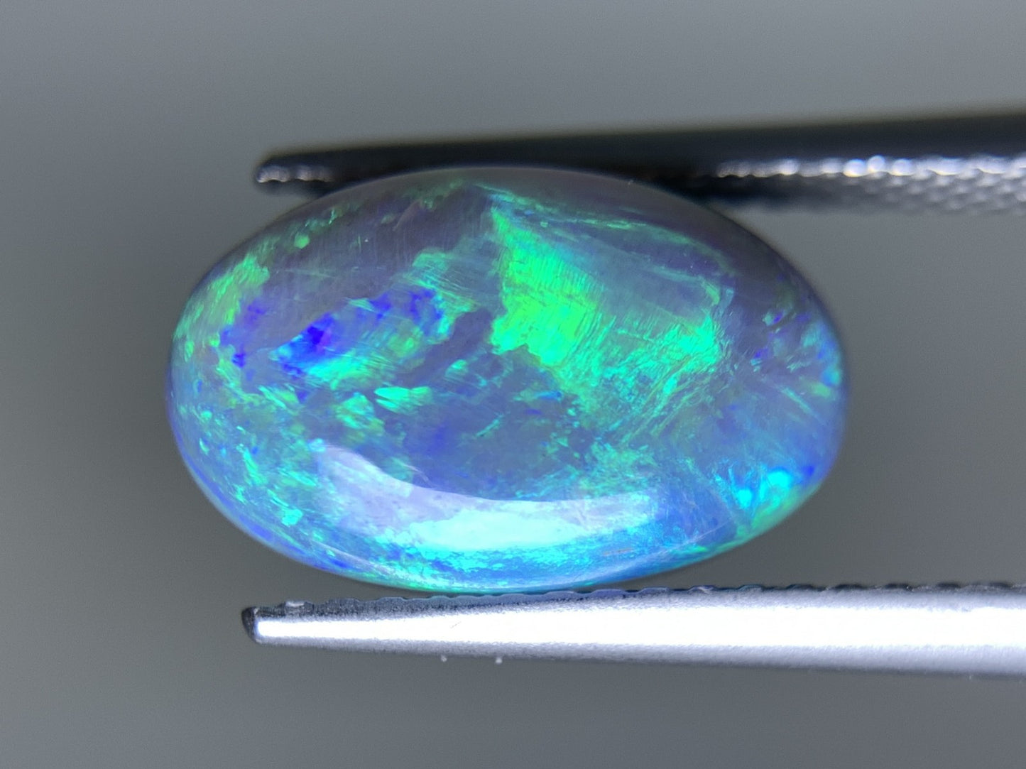 ブラックオパール（両面遊色） 天然 3.603ct 中央宝石ソーティング付き 12.5㎜×7.8㎜×5.4㎜ ルース（ 裸石 ） 5801Y