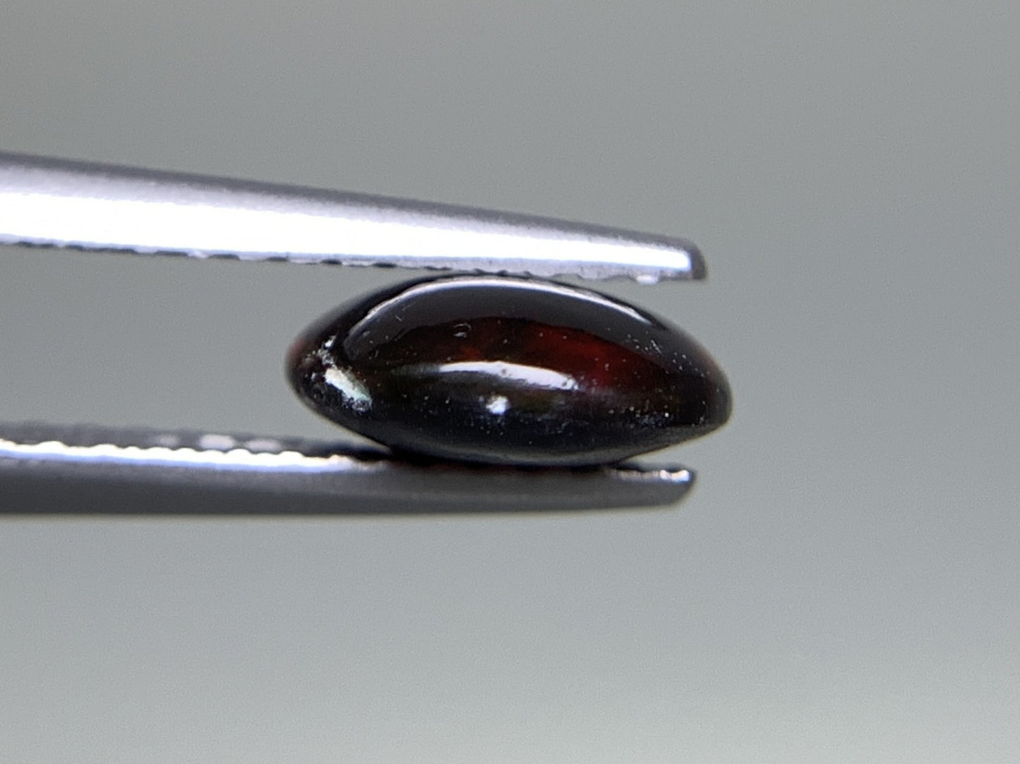 ブラックオパール (黒色化) 天然 0.764ct 宝石ソーティング付き 7.1㎜×7.0㎜×2.9㎜ ラッピング無料 ルース（ 裸石 ） 4885Y