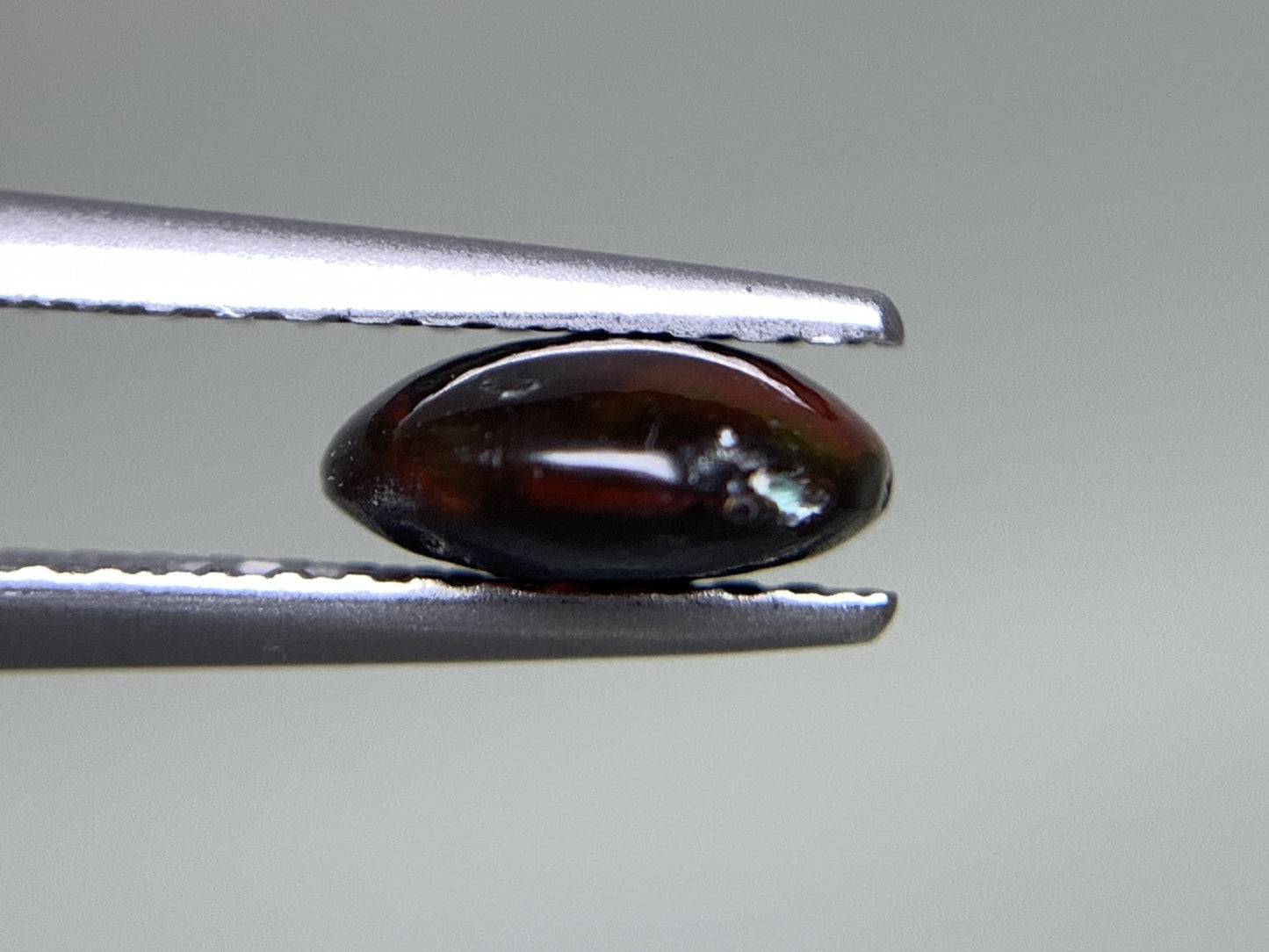 ブラックオパール (黒色化) 天然 0.764ct 宝石ソーティング付き 7.1㎜×7.0㎜×2.9㎜ ラッピング無料 ルース（ 裸石 ） 4885Y