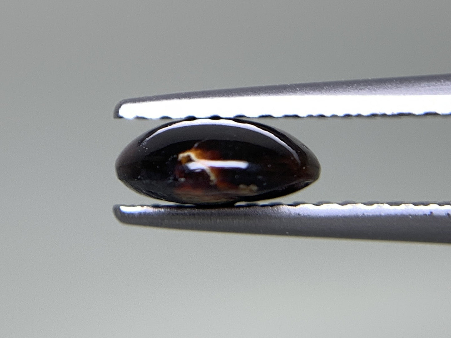 ブラックオパール (黒色化) 天然 0.764ct 宝石ソーティング付き 7.1㎜×7.0㎜×2.9㎜ ラッピング無料 ルース（ 裸石 ） 4885Y