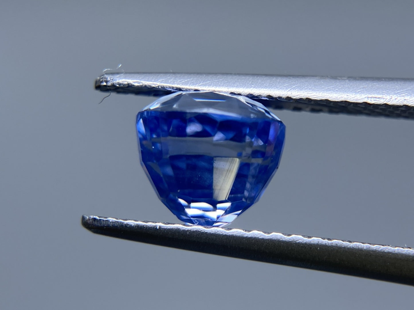 サファイア 非加熱 No heat　スリランカ産 2.75ct GIA宝石鑑別書付き  6.88㎜×6.87㎜×6.18㎜ ルース（ 裸石 ） 2164S