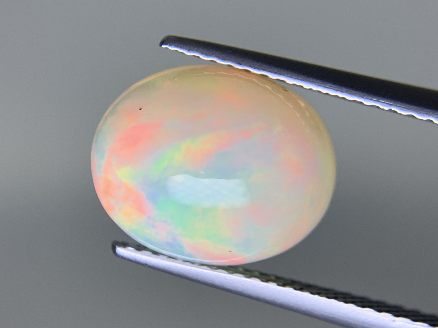 オパール 4.068ct  宝石ソーティング付き  11.9㎜×9.7㎜×7.4㎜  ルース（ 裸石 ） 4306Y