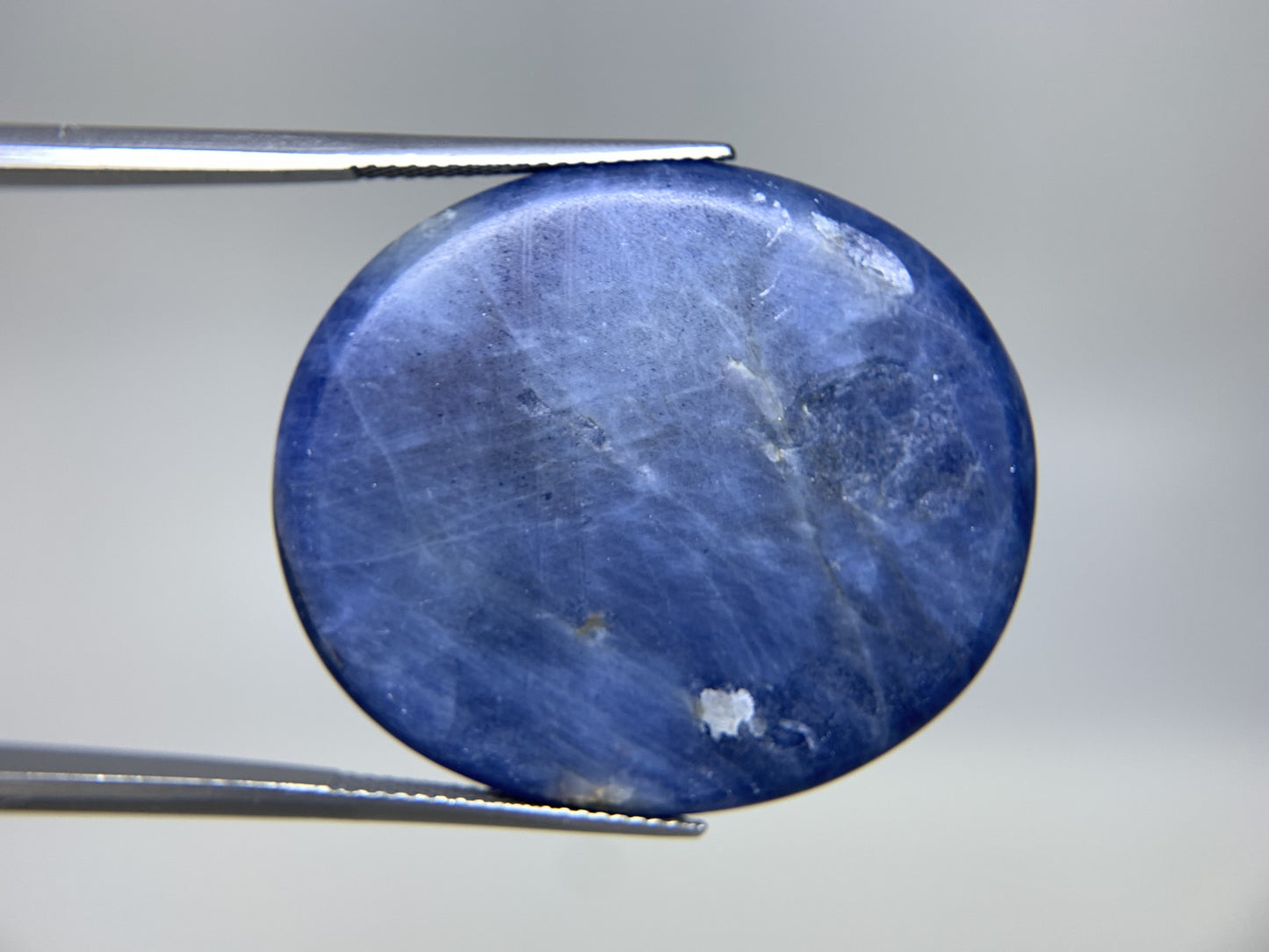 サファイア 天然 84.534ct 中央宝石ソーティング付き 34.4㎜×29.8㎜×6.9㎜ ルース（ 裸石 ） 6776Y
