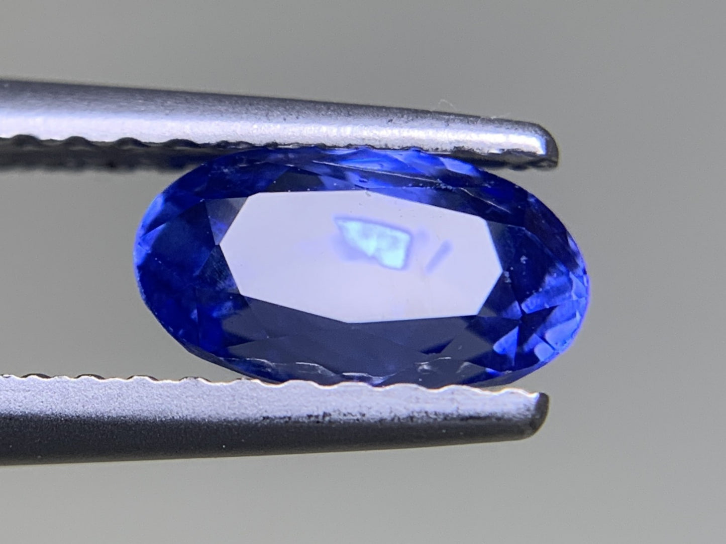 サファイア  1.36ct  GIA宝石鑑別書付き  Sri Lanka  No heat  7.51㎜×4.26㎜×4.43㎜  ルース（ 裸石 ）   1818Y