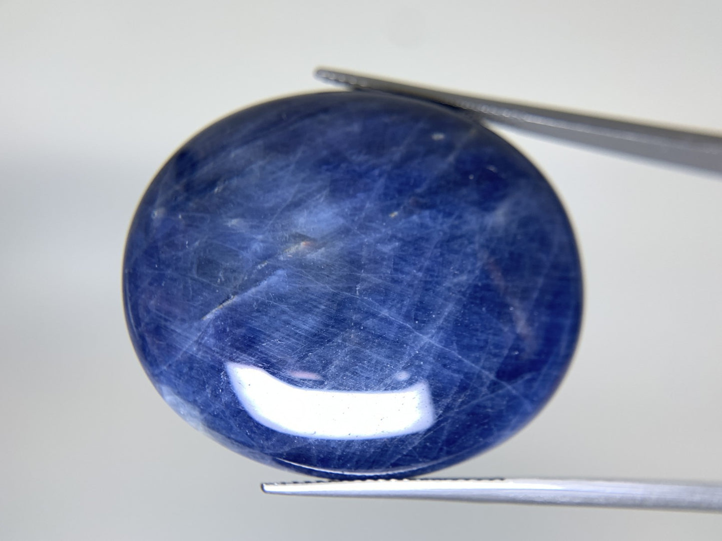 サファイア 天然 84.534ct 中央宝石ソーティング付き 34.4㎜×29.8㎜×6.9㎜ ルース（ 裸石 ） 6776Y