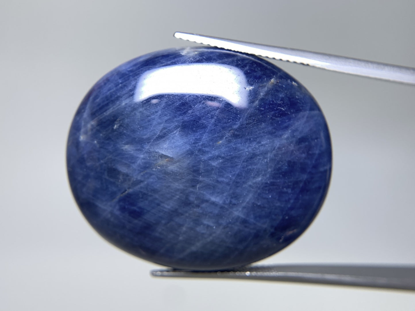サファイア 天然 84.534ct 中央宝石ソーティング付き 34.4㎜×29.8㎜×6.9㎜ ルース（ 裸石 ） 6776Y