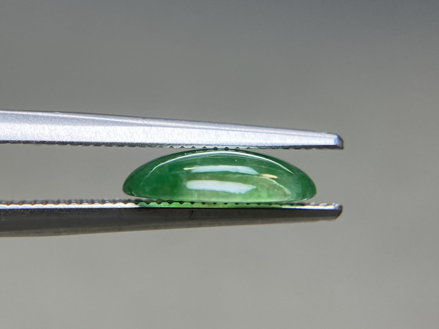 ひすい（ヒスイ 翡翠） 天然 2.377ct 宝石ソーティング付き 10.7㎜×8.6㎜×2.7㎜ ルース（ 裸石 ） 7178YY