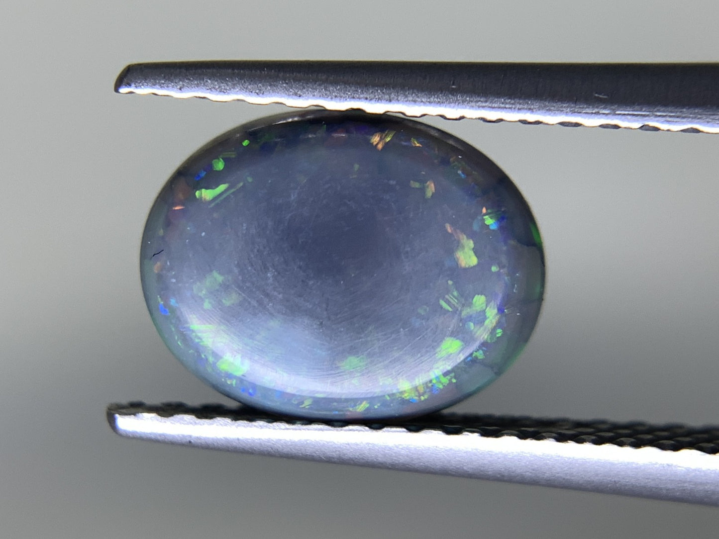 ブラックオパール 天然  1.007ct  中央宝石ソーティング付き  9.2㎜×7.1㎜×2.2㎜  ルース（ 裸石 ） 5840Y
