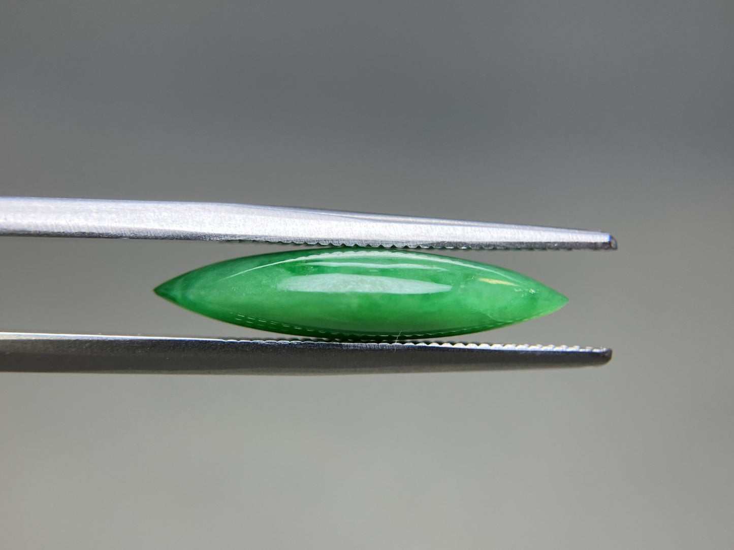 ひすい（ヒスイ 翡翠） 天然 5.208ct 宝石ソーティング付き 19.6㎜×7.6㎜×4.3㎜ ルース（ 裸石 ） 7256YY