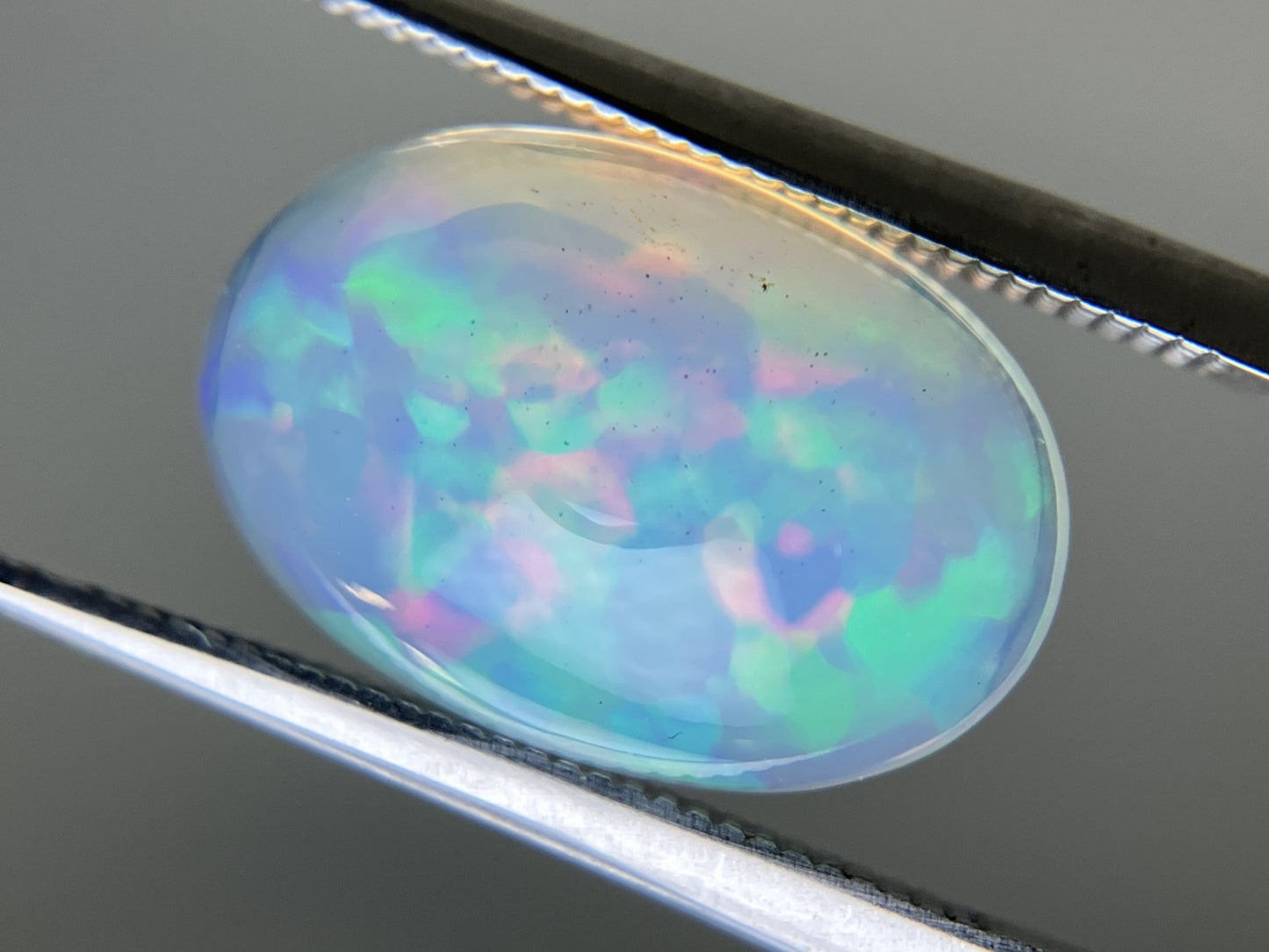オパール 4.452ct  宝石ソーティング付き  15.5㎜×10.5㎜×6.3㎜  ルース（ 裸石 ） 4313YY