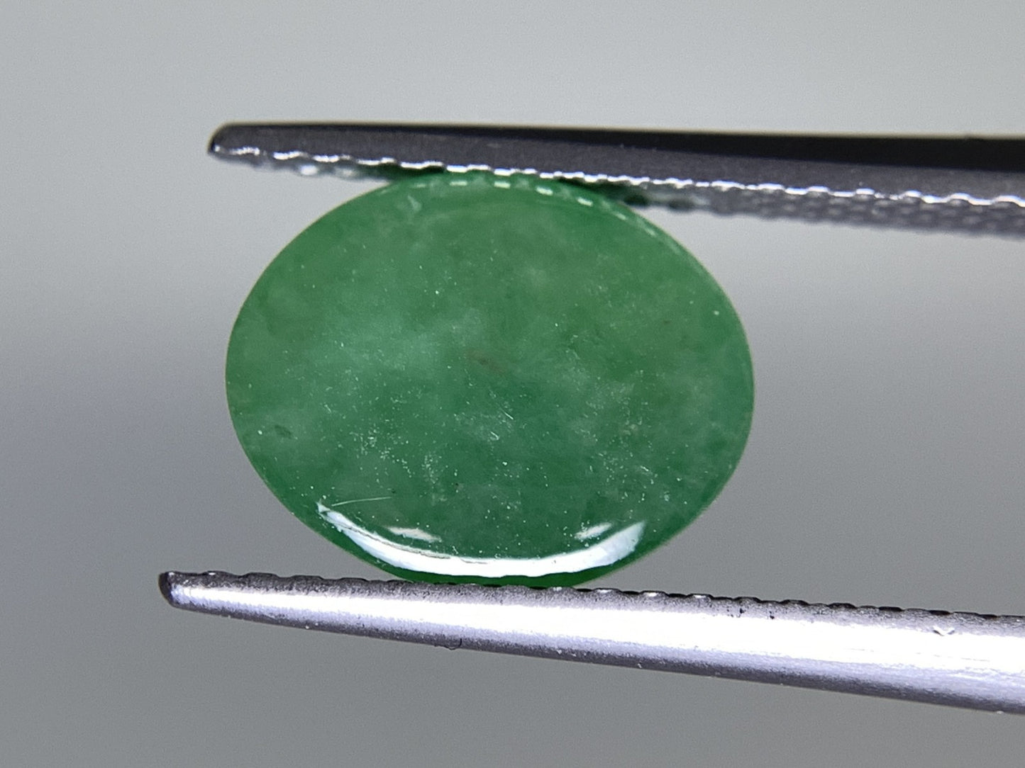 ひすい（ヒスイ 翡翠） 天然 3.012ct 宝石ソーティング付き 10.0㎜×8.0㎜×4.0㎜ ルース（ 裸石 ） 4965Y