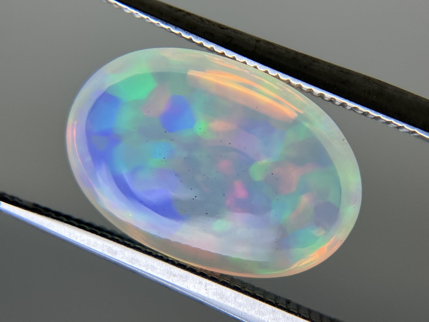オパール 4.452ct  宝石ソーティング付き  15.5㎜×10.5㎜×6.3㎜  ルース（ 裸石 ） 4313YY